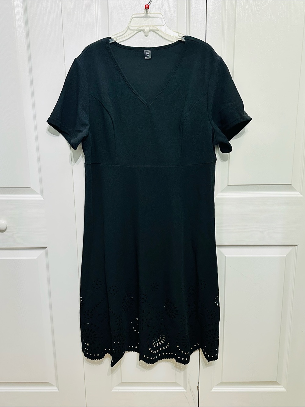 SHEIN Curve 2XL Black V-Neck Eyelet Midi Dress Scalloped Hem Short Sleeve